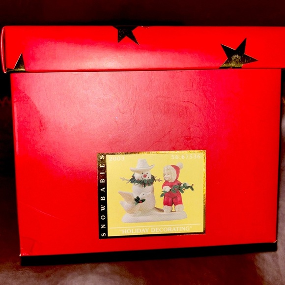 Snowbabies Holiday Decorating - Picture 2 of 3